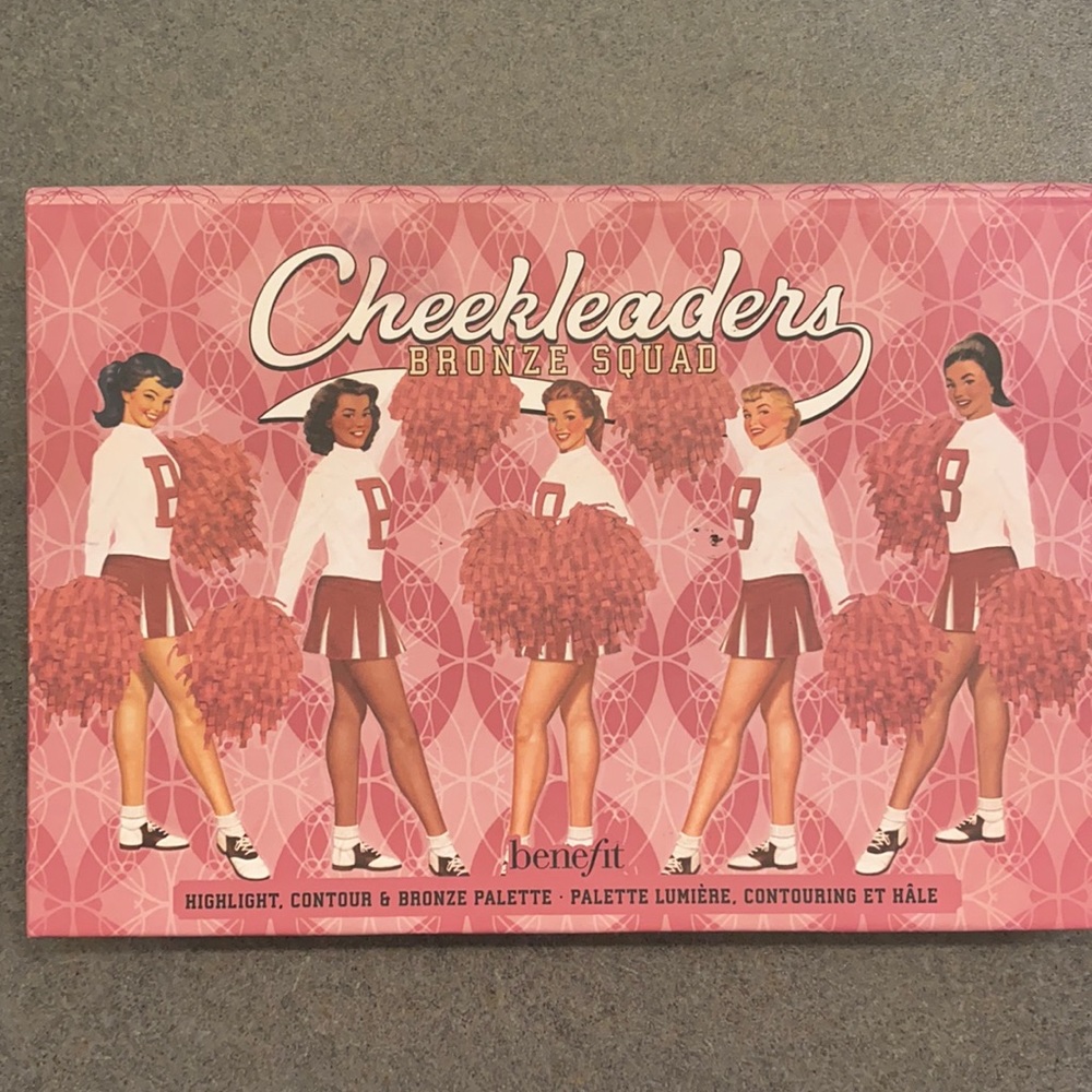 Cheerleaders bronze squad